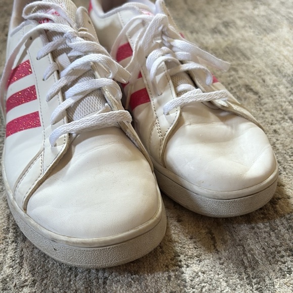 Adidas White Sneakers with Pink sparkle stripes - Classic - women’s size 7 - Picture 3 of 8
